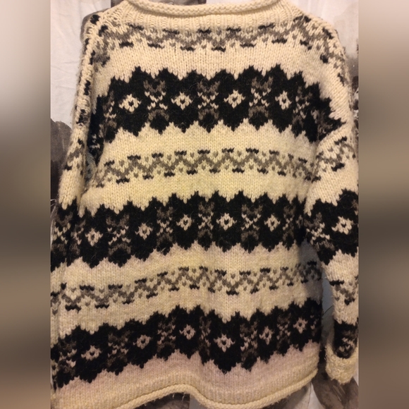 Vintage in Excellent Condition Very Thick Wool Ski Sweater. They don't make swe - Picture 1 of 8